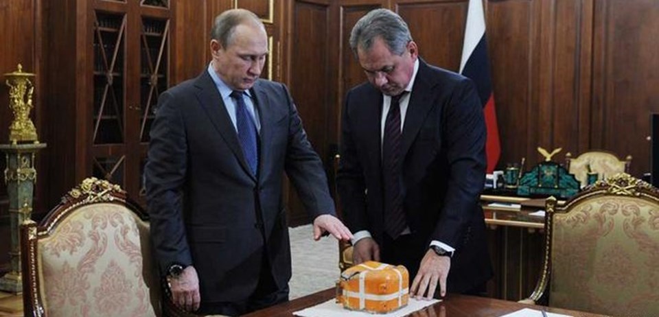 Rusya Devlet Başkanı Putin ve Savunma Bakanı Şoygu, Rus savaş uçağı Su-24'ün karakutusuyla birlikte basın toplantısı düzenlemişti.