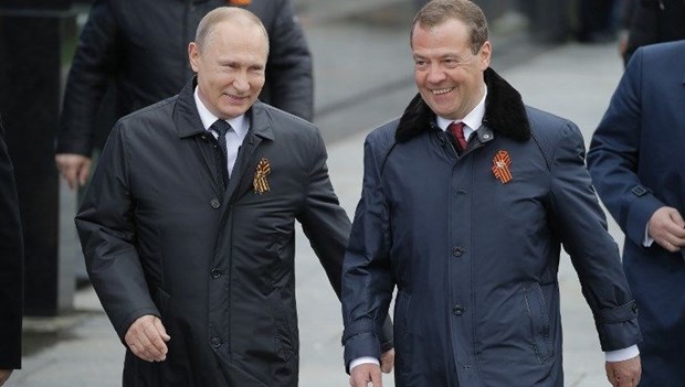 putin medvedev başbakan aday070518.jpg