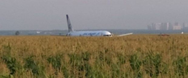 rusya uçak tarla150819.jpg
