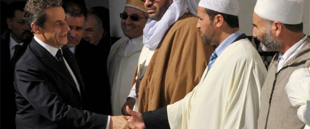 Sarkozy'den camiye 'helal et' çıkarması