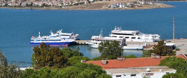 semadirek yunanistan turist mahsur140819.jpg