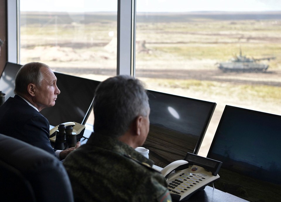 Putin, Vostok-2019 tatbikatını takip etti Putin, Vostok-2019 tatbikatını takip etti