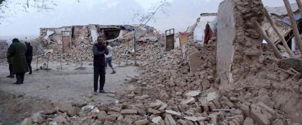 çin sincan uygur deprem110517.jpg