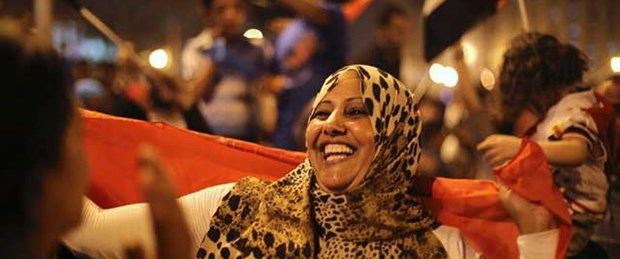Sisi'nin zaferini bin kişi kutladı