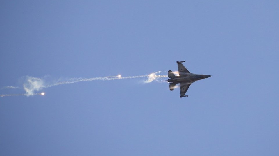 İsrail F-16 savaş uçağını Suriye'de Rus İl-20 askeri uçağını Suriye savunma sisteminden kaçmak için kalkan olarak kullandığı iddia edildi.