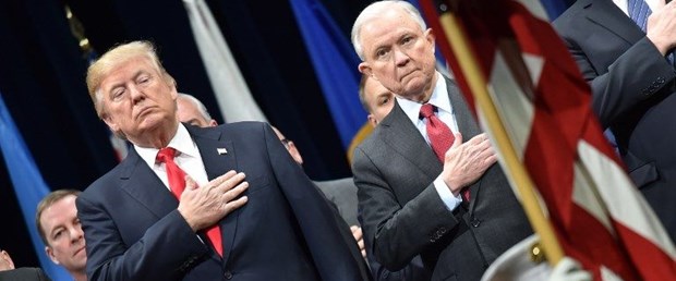 trump sessions cadı avı020818.jpg