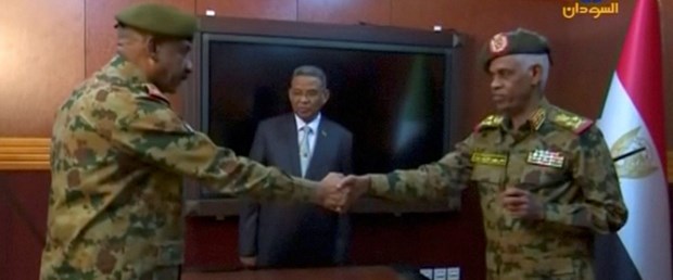 2019-04-11T212437Z_72639325_RC11682CCF60_RTRMADP_3_SUDAN-POLITICS-SWEARING-IN.JPG