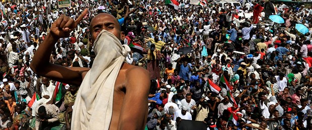 2019-04-12T173549Z_513185458_RC182AC5A0D0_RTRMADP_3_SUDAN-POLITICS.JPG