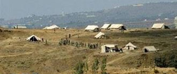 Suriye askerleri Lübnan'a girdi