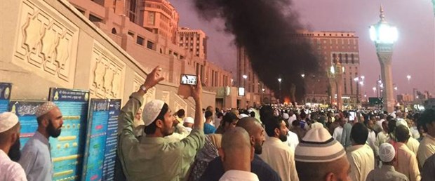 160704-medina-mosque-bombing-137p_e394ed719ceaf137062d1af8f895d187.nbcnews-ux-2880-1000.jpg