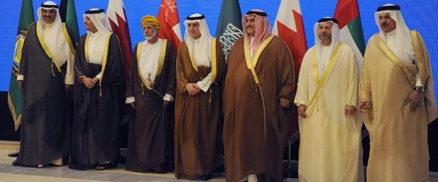 katar suudi arabistan din siyaset200219.jpg