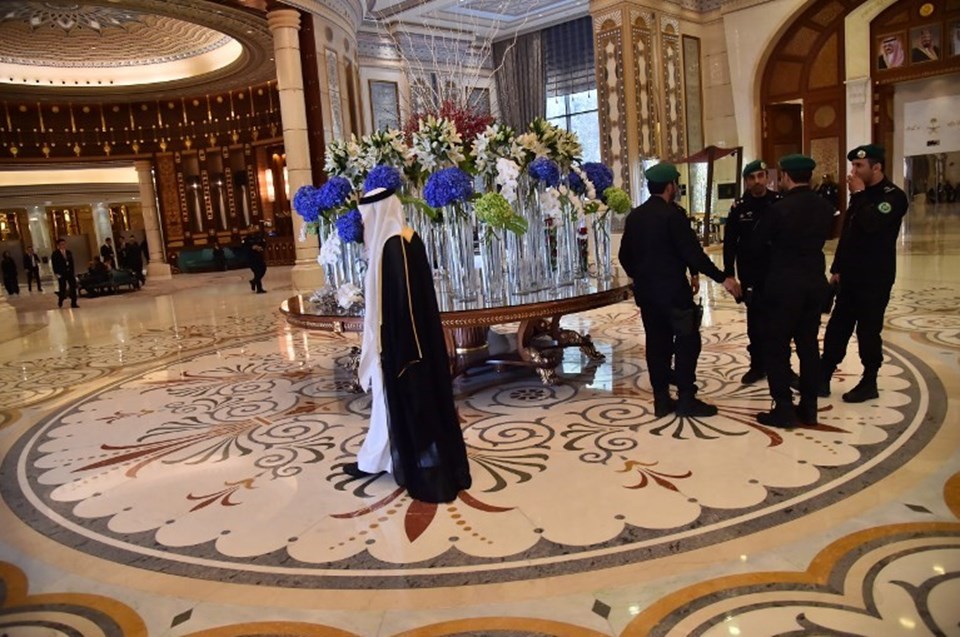 Suudi Arabistan'ın başkenti Riyad'daki Ritz Carlton oteli aylarca lüks bir cezaevi olarak hizmet vermek zorunda kaldı.