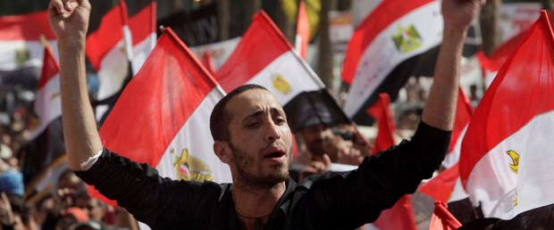 Tahrir’de ‘ikinci devrim’ sesleri