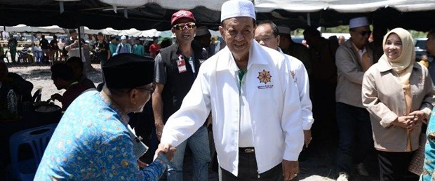 tayland müslüman başbakan aday140219.jpg