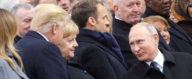2018-11-11T110740Z_1937156374_RC19524F2500_RTRMADP_3_WW1-CENTURY-FRANCE-CEREMONY.JPG