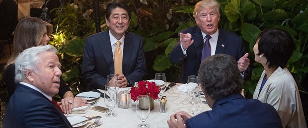 trump maralago abe istihbarat150217.jpg