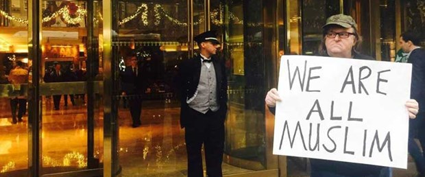 michael-moore-trump-tower-müslüman171215.jpg