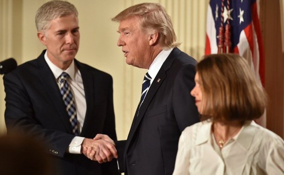 ABD Başkanı Donald Trump, muhafazakar yargıç Neil Gorsuch'u aday gösterdi.
