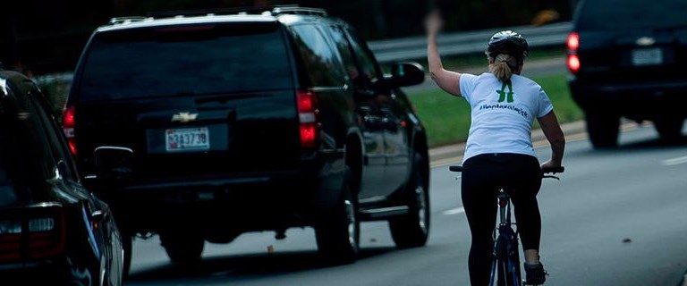 ABD’de Başkan Donald Trump’ın konvoyu geçerken...