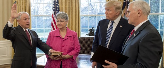 trump adalet bakanı eleştiri200718.jpg