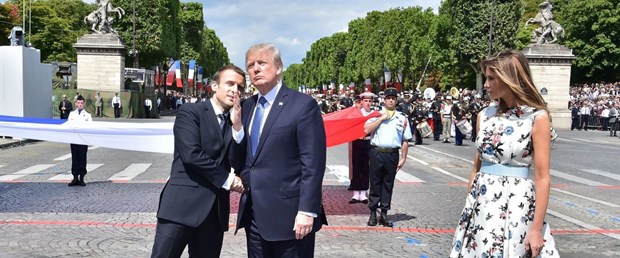 trump macron askeri geçit