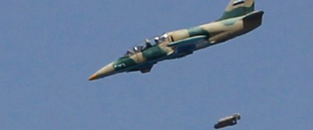 Uçağıyla firar eden pilot bomba yağdırdı