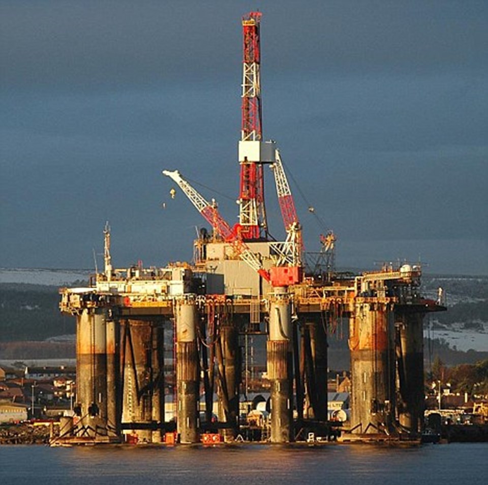 İngiltere'nin Falkland Adaları yakınlarındaki petrol arama tesisleri.