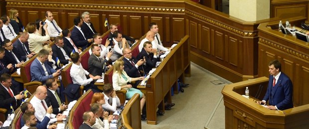 ukrayna parlamento devlet başkanı100919.jpg