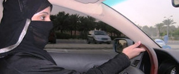 Ummanlı kadınlar ‘suçüstü’ yakalandı