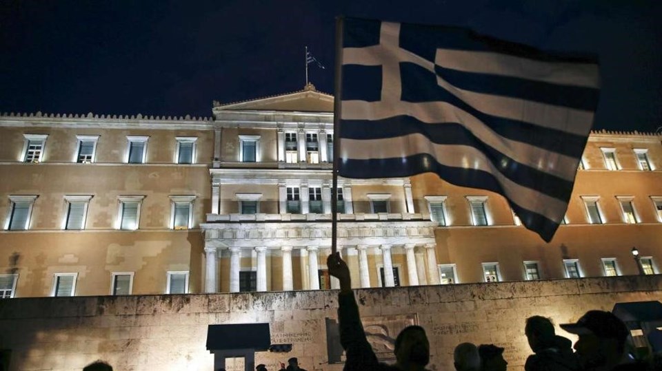 Yunanistan dün Euro Bölgesi'yle anlaşmaya varmadan masadan kalktı. Yunan halkı ise hükümetin tutumuna destek verdi.