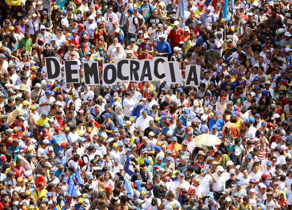 VENEZUELA'DAKİ GELİŞMELERE AB ÜLKELERİNDEN TEPKİLER