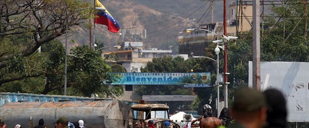 yardım kamyonu venezuela.jpg