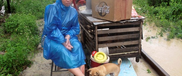 Vietnam tayfunla boğuşuyor