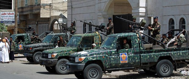 Yemen'de askere çifte saldırı: 30 ölü