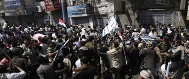 Yemen'de protestoculara saldırı: 26 yaralı