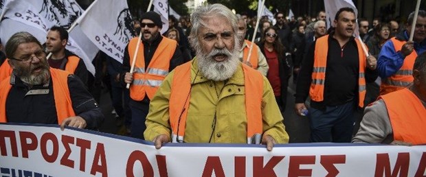 yunanistan grev141118.jpg