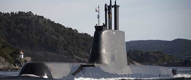 Yunanistan'dan Kıbrıs'a denizaltı