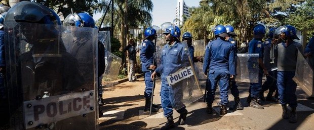 zimbabve seçim hile010818.jpg
