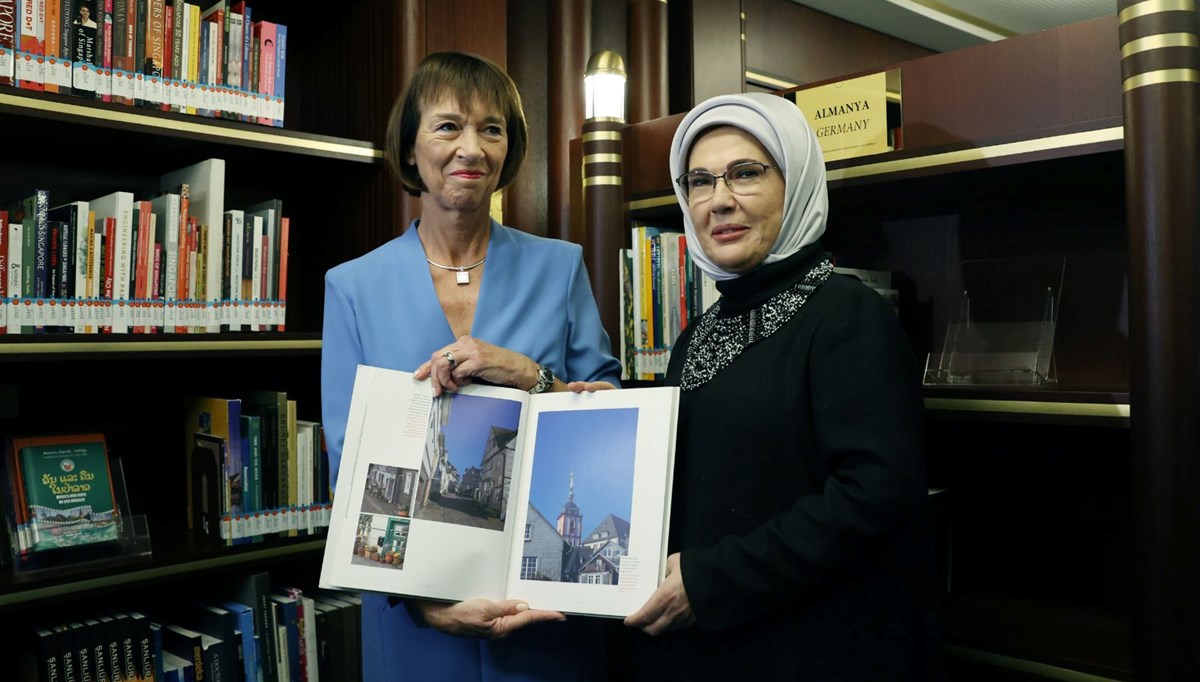 Emine Erdoğan ve Charlotte Merz'den Millet Kütüphanesi'ne ziyaret Emine Erdoğan ve Charlotte Merz'den Millet Kütüphanesi'ne ziyaret
