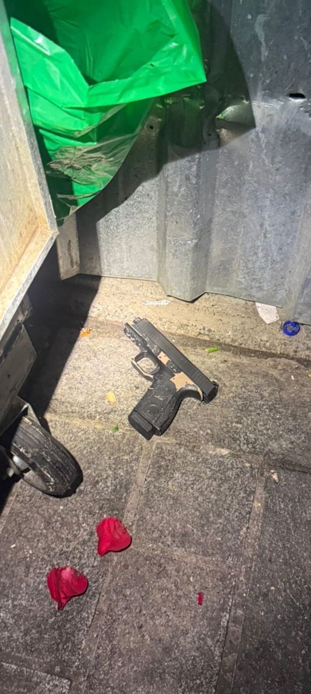 dvcuTazS UWsIYyddKEEoQ