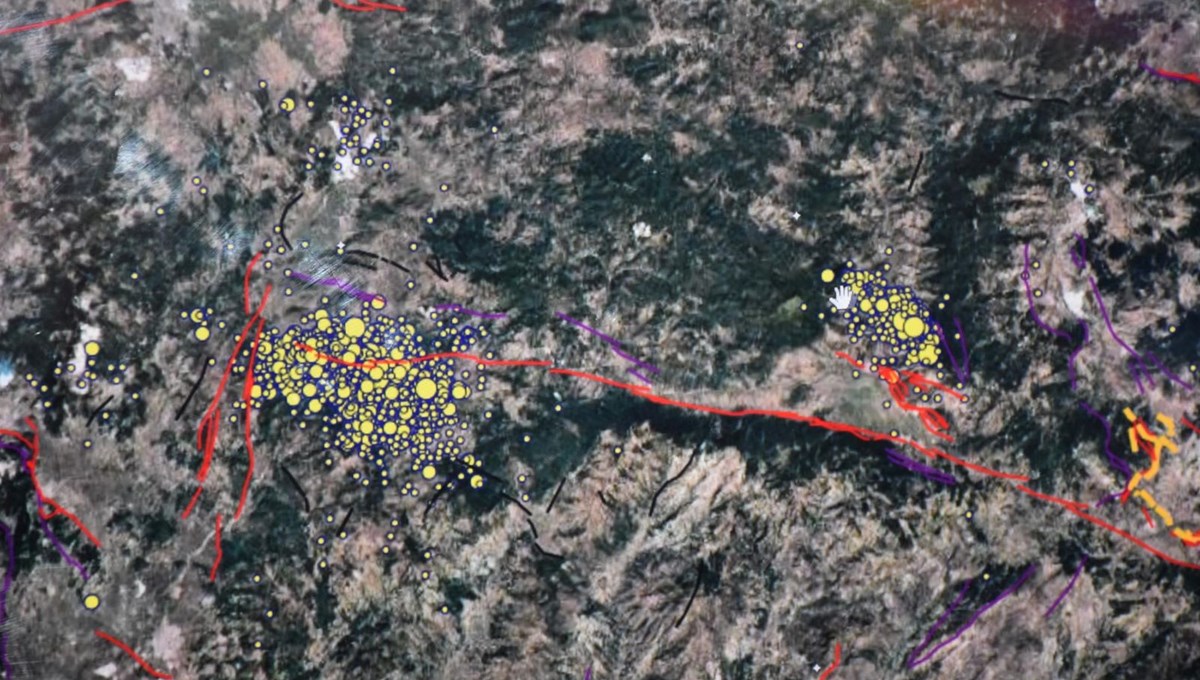 Artçılar 12 bini aştı, deprem fırtınası sürüyor: Artçılar 12 bini aştı, deprem fırtınası sürüyor: