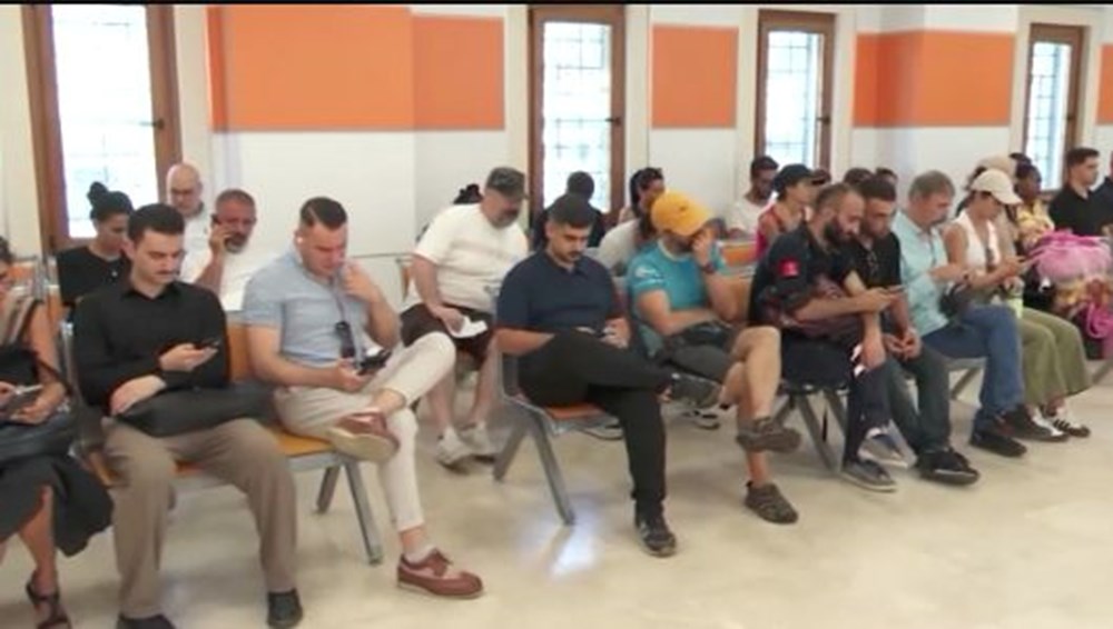2 milyon 482 bin kişi için son 1,5 gün... Ehliyetini yenilemeyen 7 bin lira ödeyecek - 2