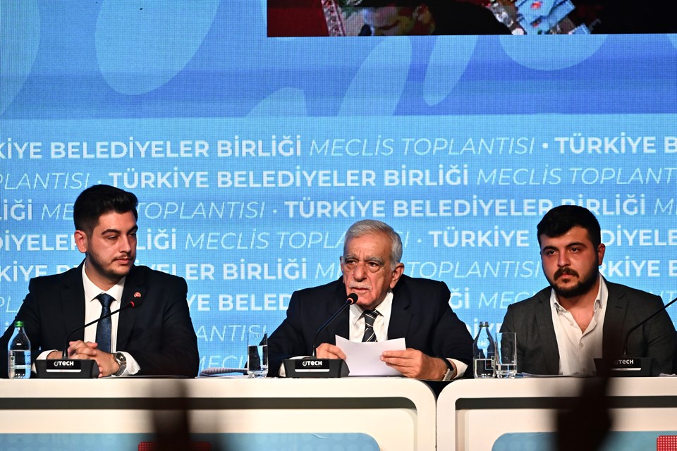 Türkiye Belediyeler Birliği Meclis Toplantısı'nda kayyum tartışması - 1
