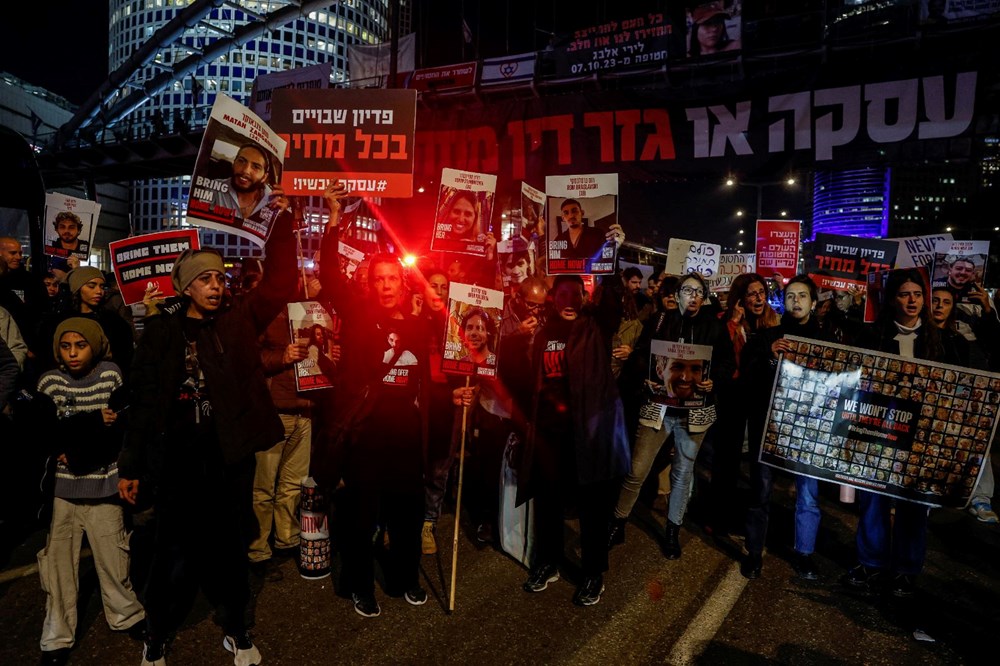 İsrail'de halk ikiye bölündü: Bir tarafta savaş, diğer tarafta barış yanlıları sokaklara çıktı - 7