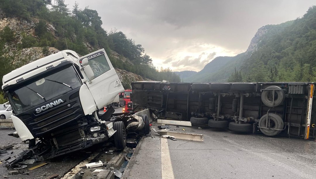 Mersin'de zincirleme trafik kazasında 2 kişi yaralandı