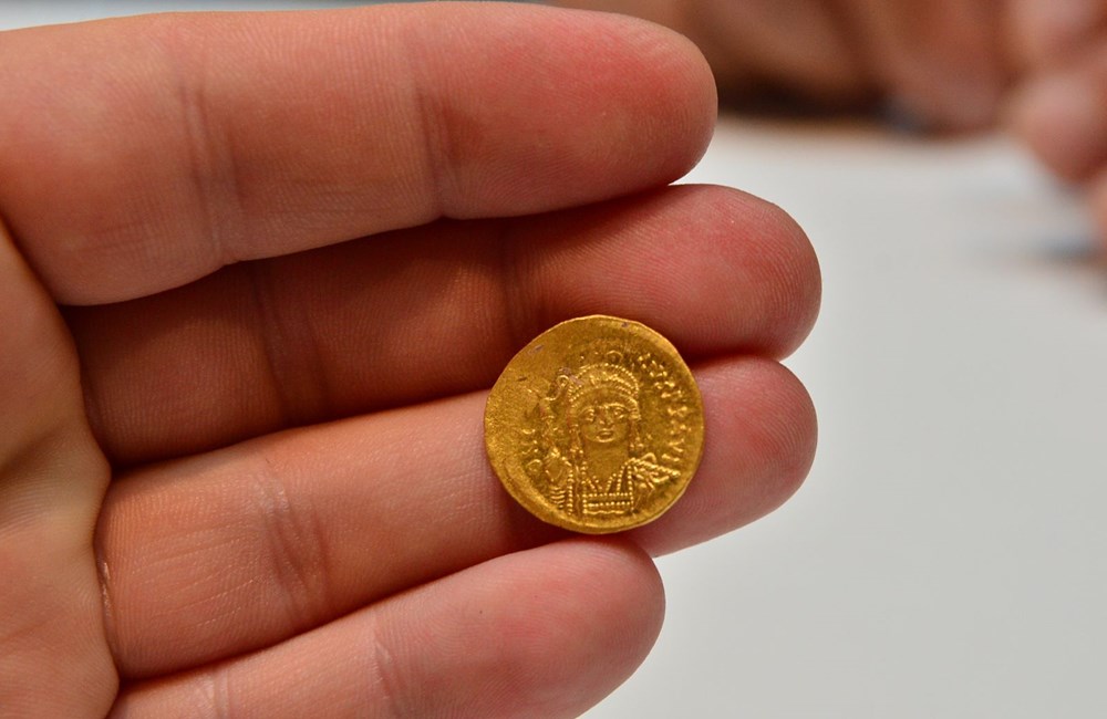 Canakkale De Bin 700 Yillik Bizans Altinlari Bulundu Ntv