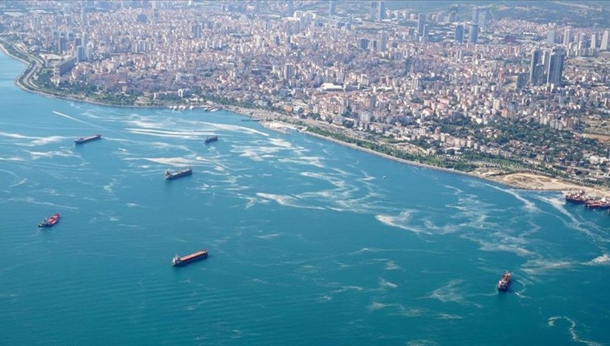 Marmara Denizi'nde müsilaj tehlikesi! 5-25 metre arasında tespit edildi! Marmara Denizi'nde müsilaj tehlikesi! 5-25 metre arasında tespit edildi!