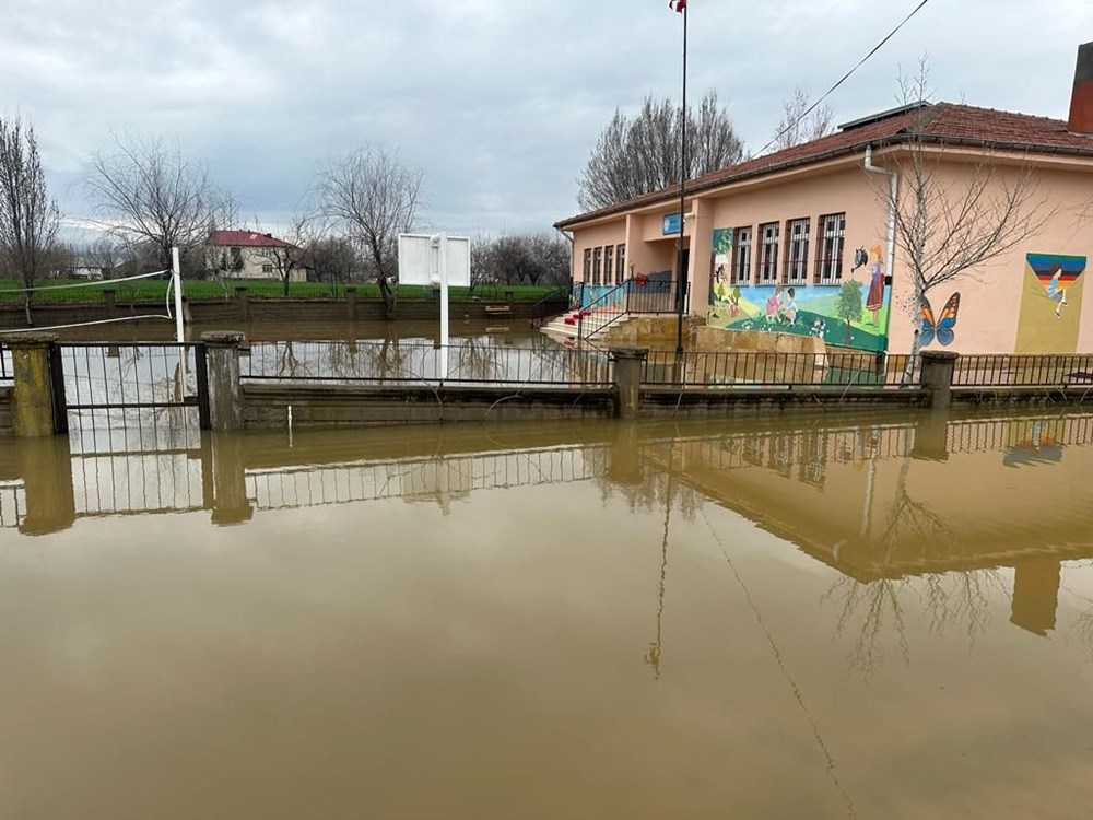 Şanlıurfa'da sağanak: Mahsur kalanlar kepçeyle kurtarıldı - 8
