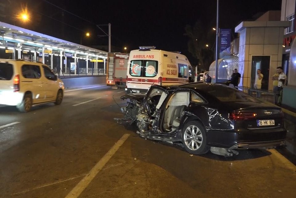 Bursa'da aracıyla metro duvarına çarpan DSP Genel Başkan Yardımcısı Hüseyin Kul öldü - 3