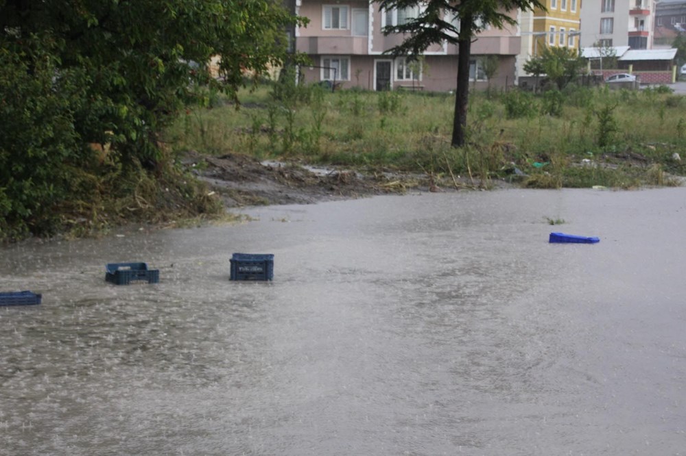 Kütahya Domaniç'i dolu ve sel vurdu - 7